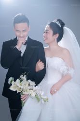 -雪中彩影婚纱摄影·微光艺术中心