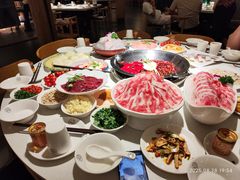 -茅草房·河畔园林火锅