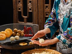 -包整·丝娃娃(一览甲秀楼风景店)