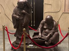 -华西龙希国际大酒店旅游观光景区