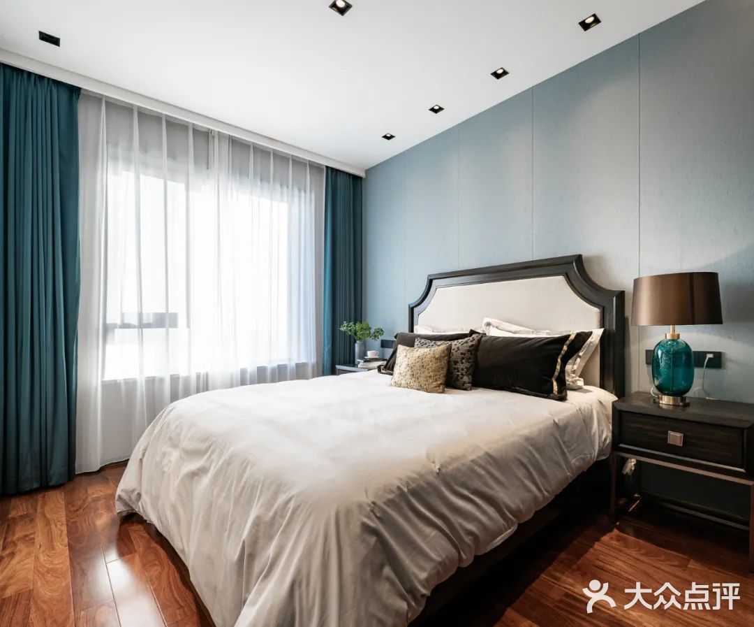 160㎡顶层复式大平层，自带阁楼天窗，晚上看星星去！