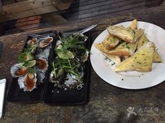 -12 Rocks Beach Bar Cafe