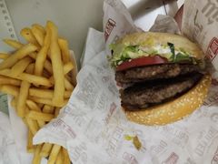 -The Habit Burger Grill 哈比特汉堡(爱琴海店)