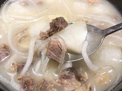 牛腩汤饭-吴草鸡爪오초닭발韩食堂(融恒盈嘉中心店)