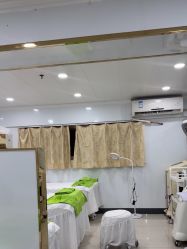 -苗医生专业祛痘·皮肤管理