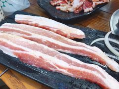 鲜切蜂窝五花肉-牛犇烤肉(物资学院路店)