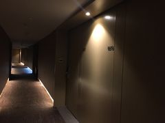 -铂逸梦秦酒店(横店梦幻谷店)