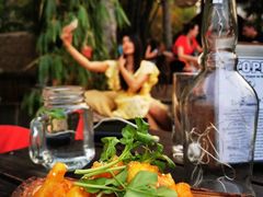 -乌托邦酒吧和餐厅