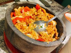 当红小炒肉石锅饭-新白鹿餐厅(松江开元地中海店)