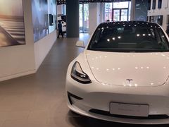 -TESLA 特斯拉(上海太古汇体验店)
