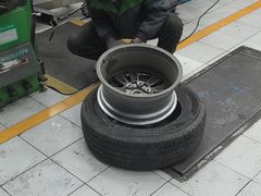 -捷之洁·米其林轮胎汽车维修保养(浦江镇江月路店)