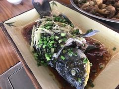 清蒸鲫鱼-贤鲁岛贤溪农庄
