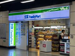 -全家便利店(上海南站站店)