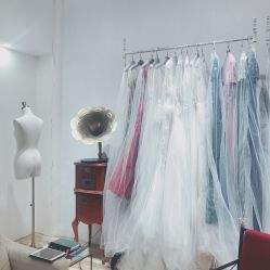 -LaMousse婚纱买手店