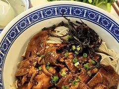 -沪西老弄堂面馆(定西路店)