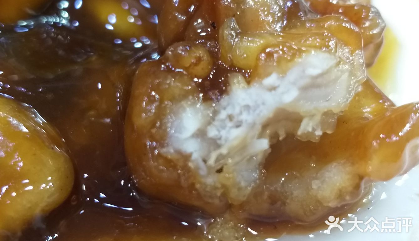 看着都腻，尝了一块，料包的味道太重，没有肉香味