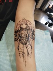 -怪咖纹身刺青