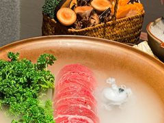 -三出山火锅(南京万象天地店)