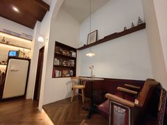 -Café Monson