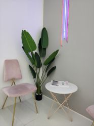 -SWANK SALON