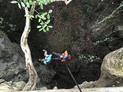 -百色大石围天坑群