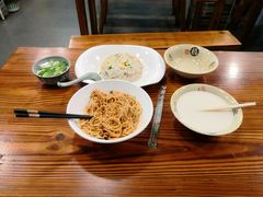 -禾诗夜市大饼油条(松江店)