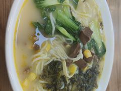 老坛酸菜牛肉米线-交通大学（闵行校区）-第二餐饮大楼