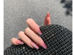 -悦指间美甲美睫