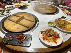 -人民公社铁锅炖·东北菜(卫国道店)