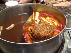 -小天鹅火锅·一线江景洪鼎旗舰店(洪崖洞店)