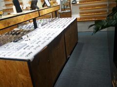 -罗伯特眼镜·蔡司官方授权(罗湖国贸店)