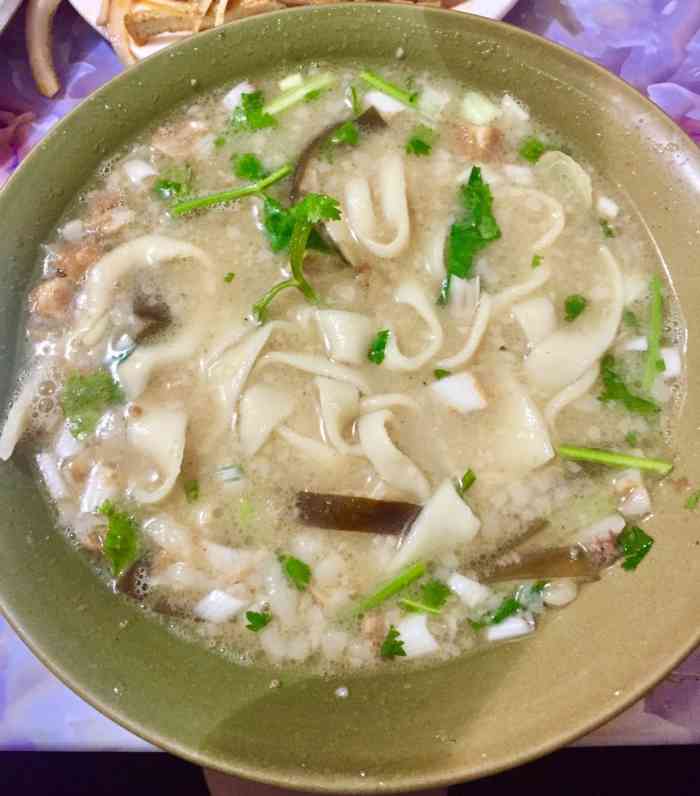 张记烩面碳锅鱼大盘鸡-"张记碳锅鱼大盘鸡位于丰乐路与南丰街交叉口.