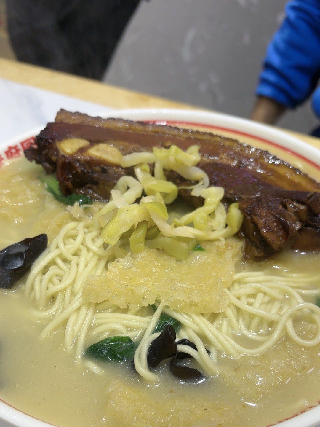 超级超级大碗的面,超级超级大的大肉,大肉