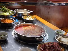 -黄利砖万峰林布依特色酸笋牛肉馆