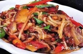 Green Pepper and Preserved Meat Fried Noodles