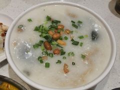 -香港新发烧腊茶餐厅(水围店)