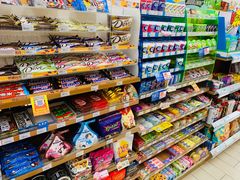 零售区-全家便利店(南峰中心店)