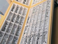 -光明眼镜·蔡司授权(徐泾店)