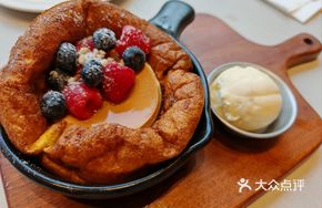 Wild Berry Dutch Baby Pancake
