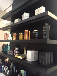 -HAIR CORNER