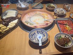 -洱火云南酸菜牛肉火锅(石景山当代商城店)