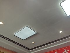 -雪湖煜辰鱼头老店(雪野湖店)
