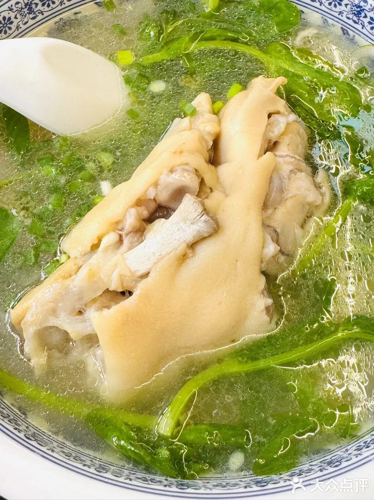 市中心地道美味，鲜香正心堂老妈蹄花