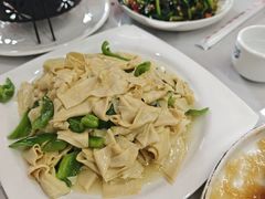 -一口猪海鲜浑锅·东北家常菜