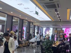 -藤野造型烫染·漂发