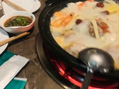 -三人行骨头王火锅(长寿店)