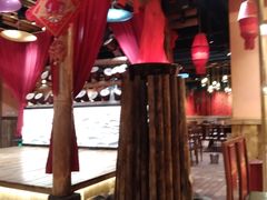 -老滇山寨•云南特色菜•地方菜•民族风情歌舞表演(金碧店)