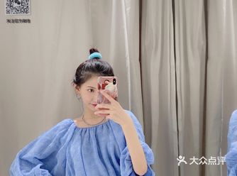 「ZARA」 逛街的时候一下看到了zara的这个蓝