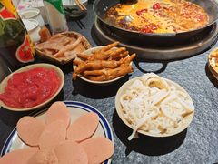 -四小区火锅·巷子里的重庆火锅(花照壁店)