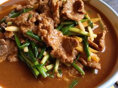 定安农家炒牛肉-东方之猪四更烤乳猪(金垦总店)